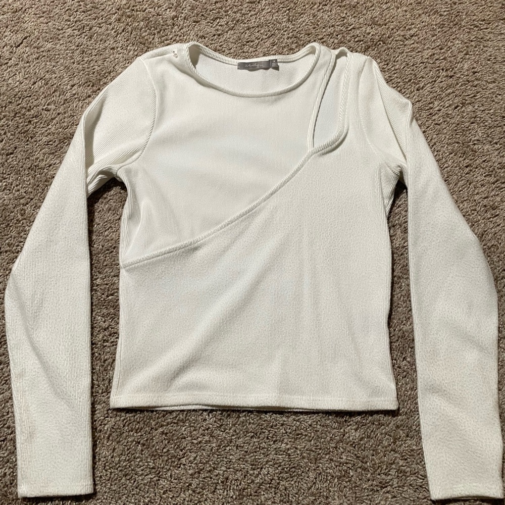 BKE White Asymmetrical Long Sleeve Blouse